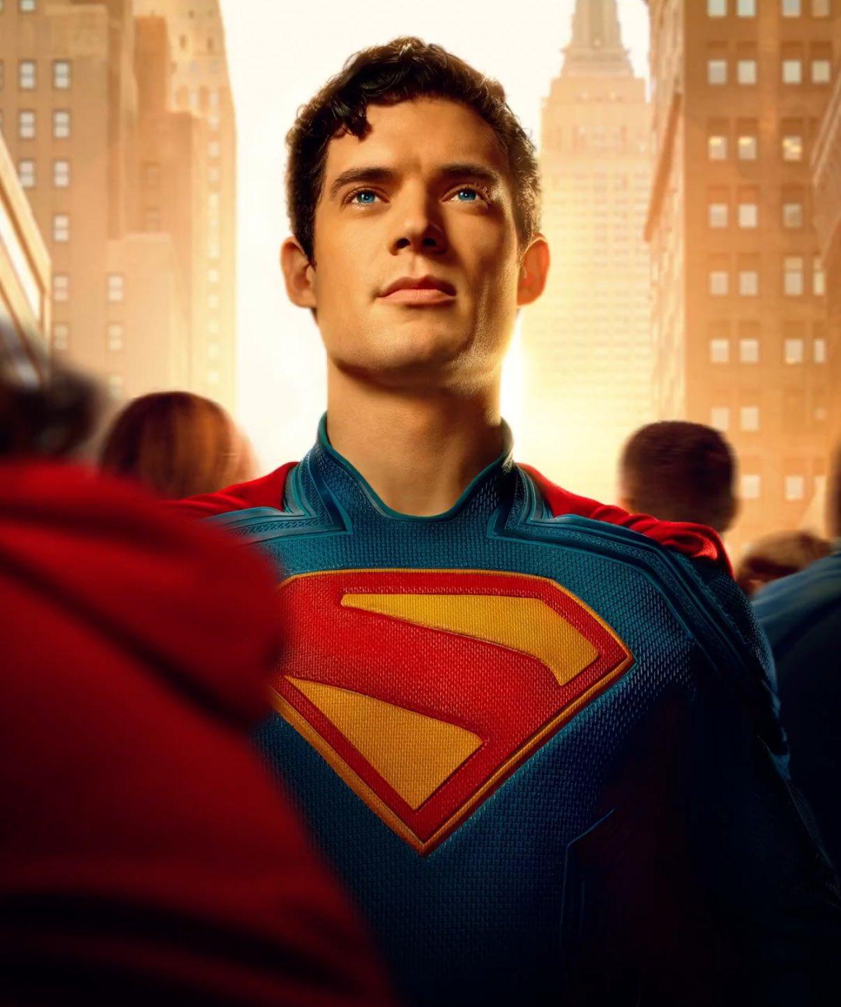 Superman ganha dois novos Pôsteres 