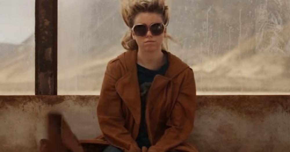 Supergirl aparece em destaque em nova imagem do filme